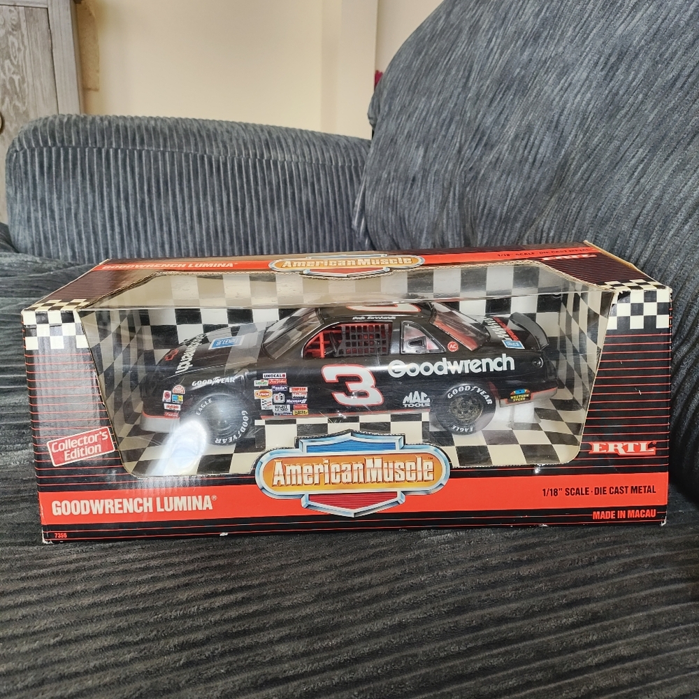 Black Die-Cast Model Car